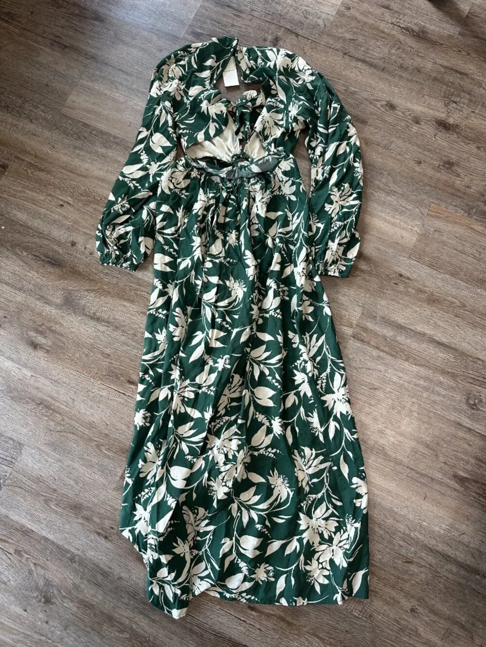 NWT Abercrombie & Fitch Maxi Dress XS Long Sleeve Plunge Cutout Green Floral